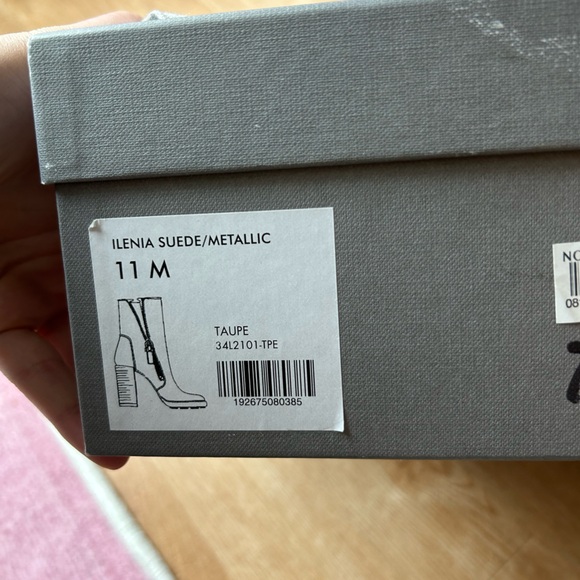 NWOT Aquatalia Ilenia Suede Ankle Boots in Taupe - Picture 7 of 9